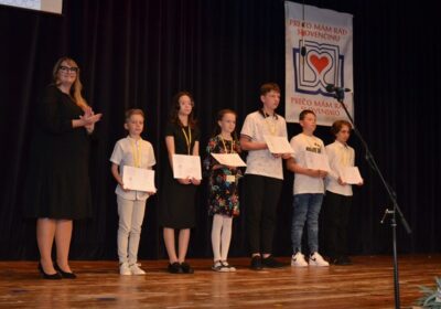 Svetlana Síthová a ocenení žiaci