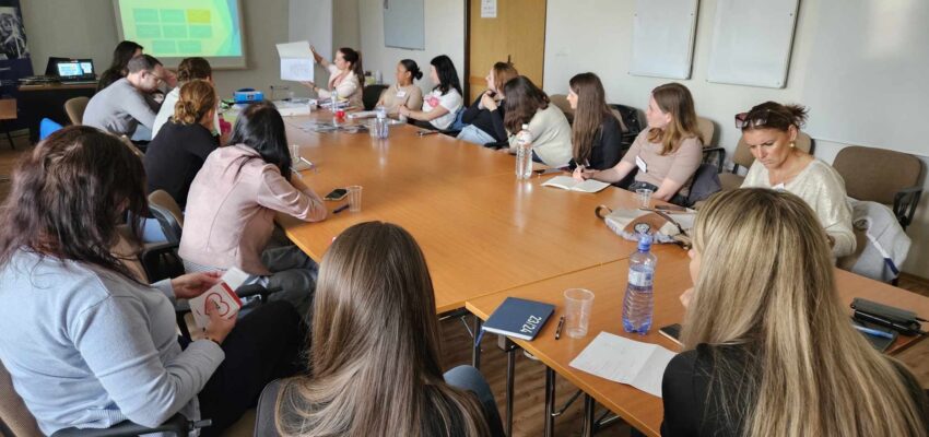 Informačný seminár pre školských psychológov v Banskej Bystrici priniesol nové inšpirácie a posilnil spoluprácu