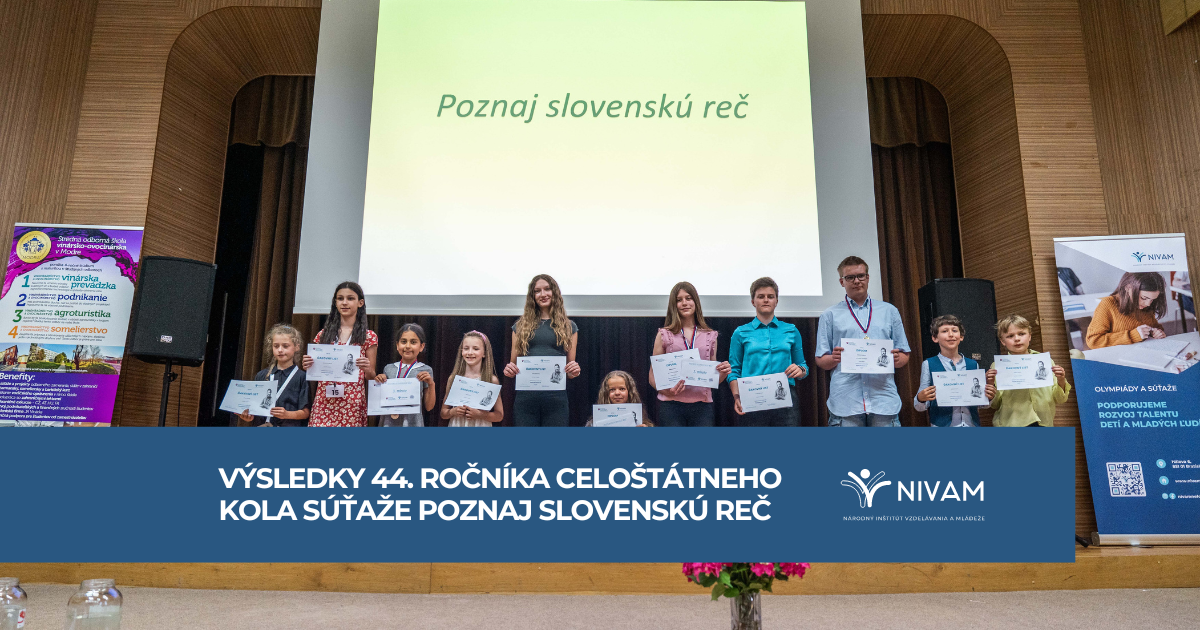 11 súťažiacich ( výhercov ) na pódiu, držiacich diplom - Výsledky celoštátneho kola súťaže Poznaj slovenskú reč