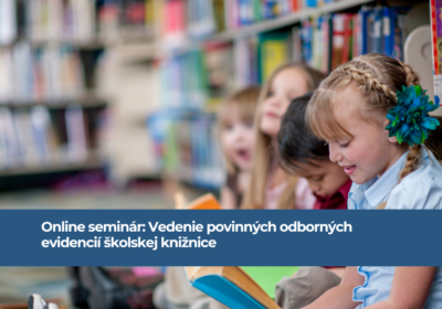 Na obrázku sedia deti na zemi v knižnici